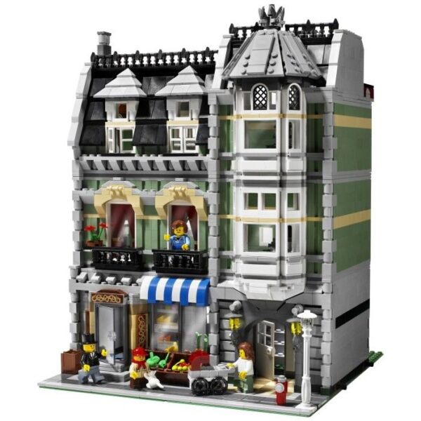 LEGO 10224 Town Hall - Image 2