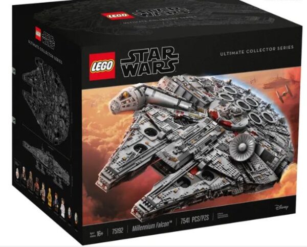 Lego Star Wars Millennium Falcon 75192 Reunion Island