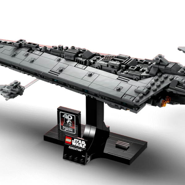 LEGO Star Wars Super Star Destroyer 10221 (Discontinued Set) - Image 2