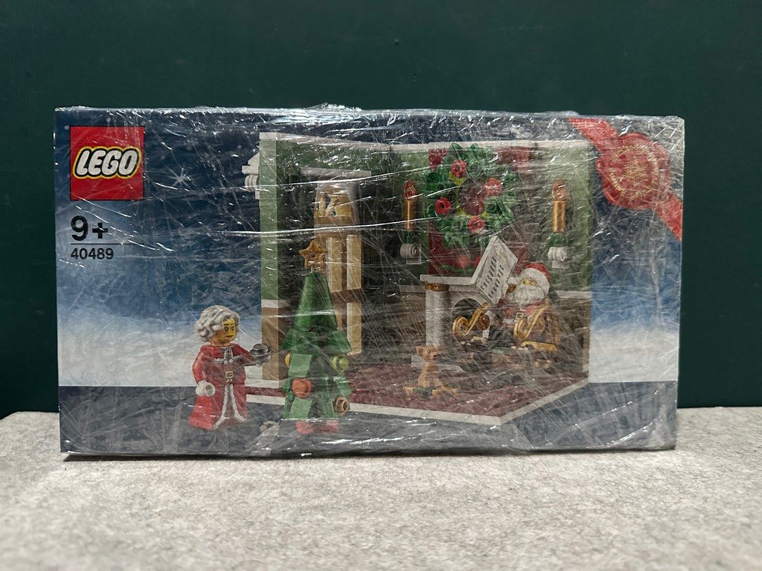 Mr. & Mrs. Claus’ Living Room