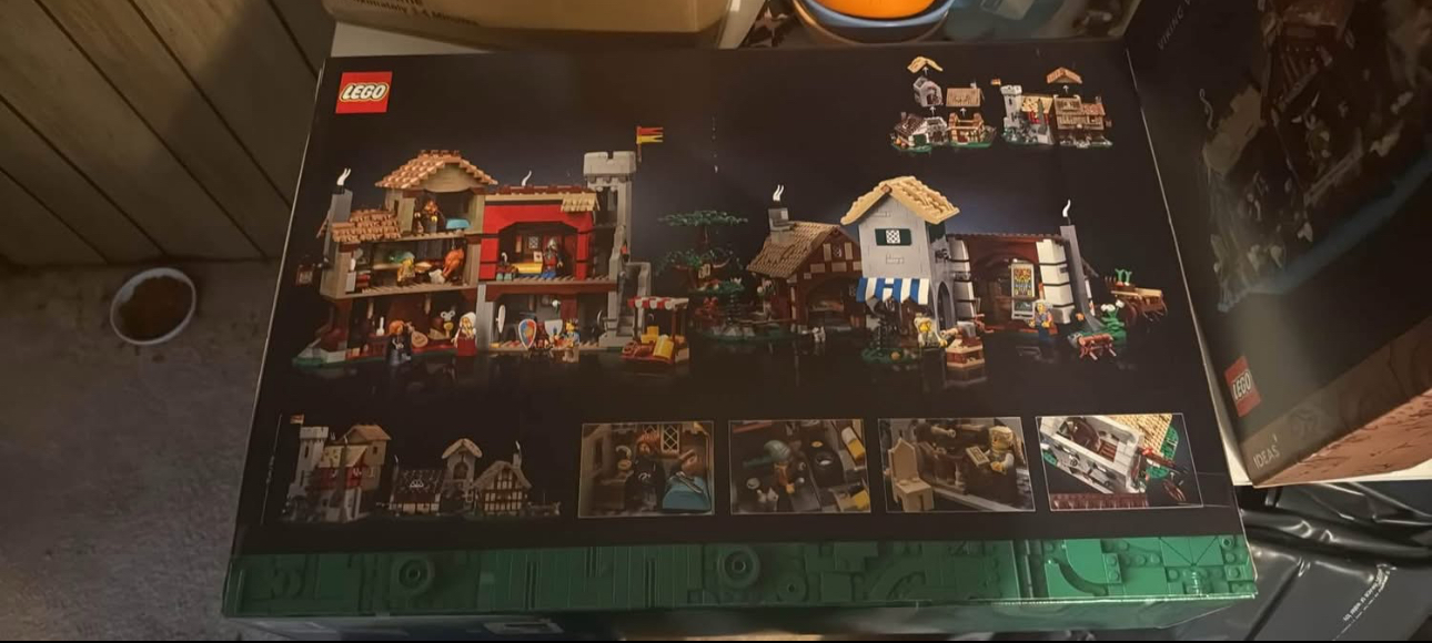LEGO Medieval Town Square (10332) – Authentic & Rare Set for Sale - Image 2