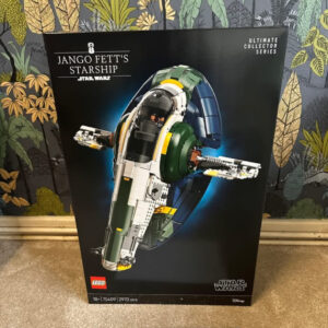 LEGO Star Wars: Jango Fett’s Firespray-Class Starship™ Ultimate Collector Series (Set 75409)