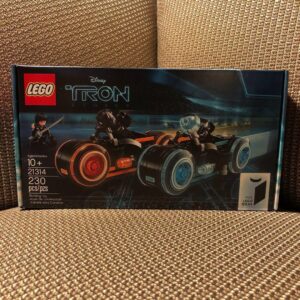 Brand New & Sealed LEGO Ideas TRON: Legacy 21314 Retired Set – Light Cycles & Minifigures